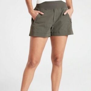 Athleta Trekkie North Olive Green Women's Utility Hiking Outdoor Shorts Sz 20